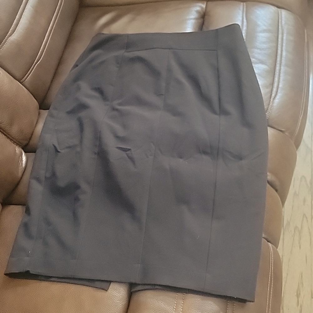 SIZE 8 BLACK SKIRT Great Condition